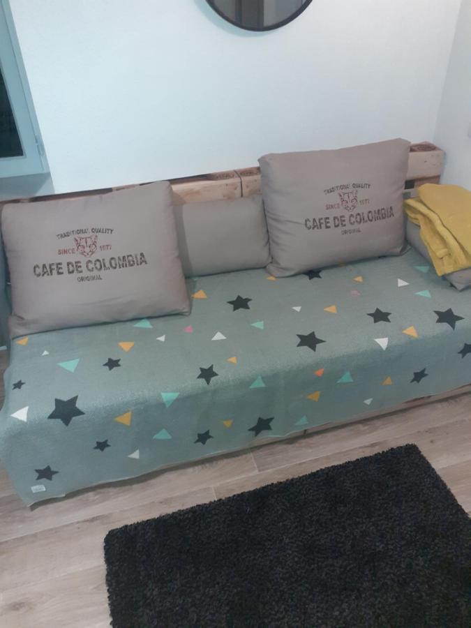 Charmant Petit Studio Au Coeur De Figeac Apartman Kültér fotó