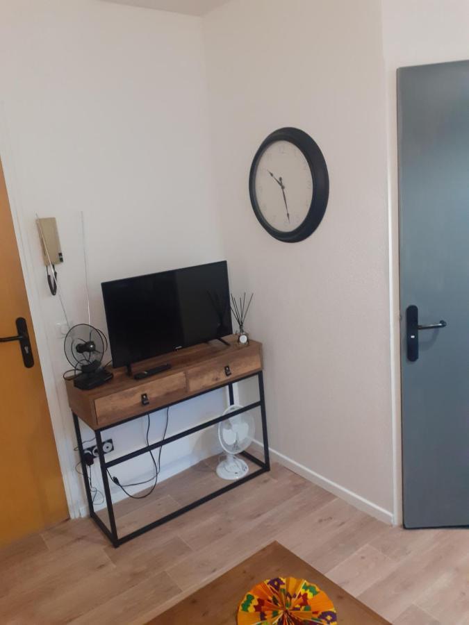 Charmant Petit Studio Au Coeur De Figeac Apartman Kültér fotó